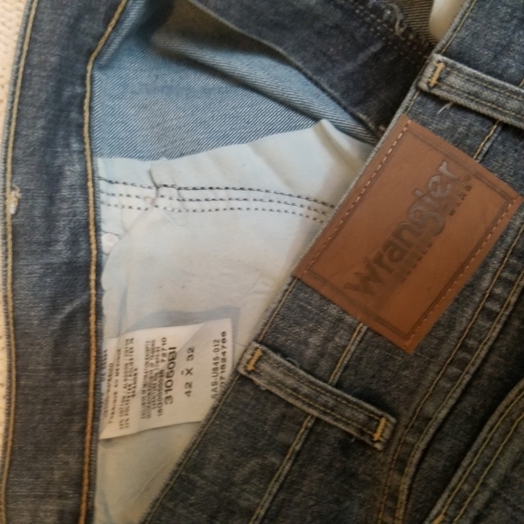 Men Blue Denim Jesns 42X32 - Picture 5 of 5